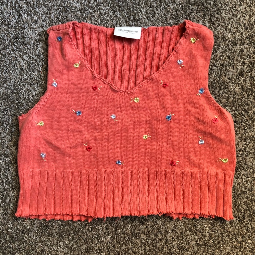 Cropped flower embroidered top